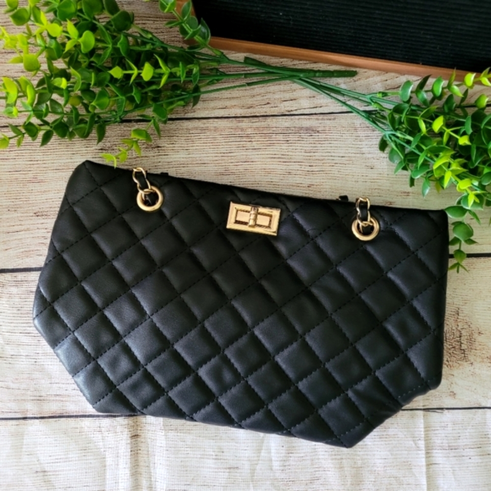 ✨️ Quilted Vegan leather Shoulder Bag✨️